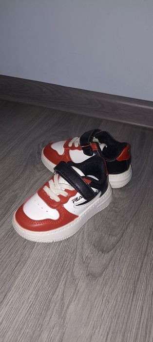 Кросівки на хлопчика(олх не відправляю)