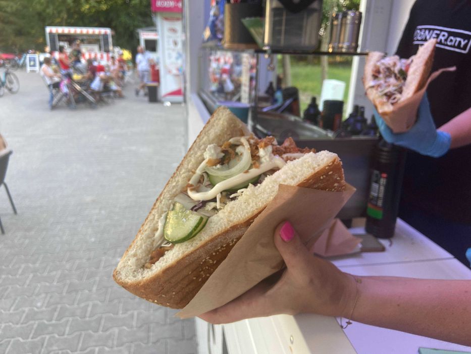 Kontener gastronomiczny KEBAB Food Truck kompletne wyposażenie
