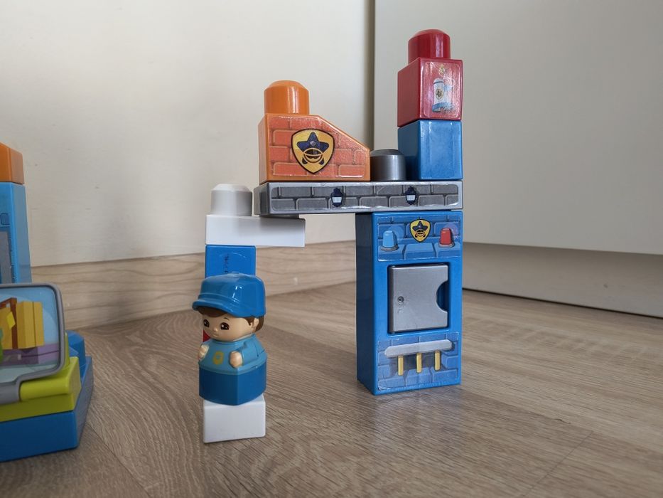 Sprzedam zestaw Mega Bloks - lotnisko i policja