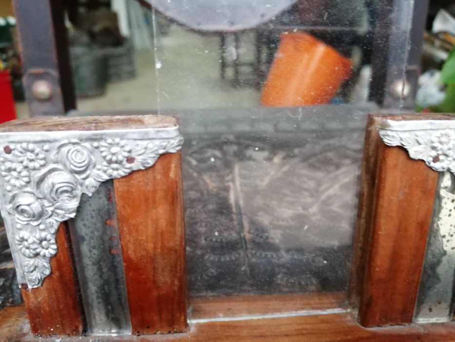 moldura antiga em madeira , metal e vidro , ler anuncio