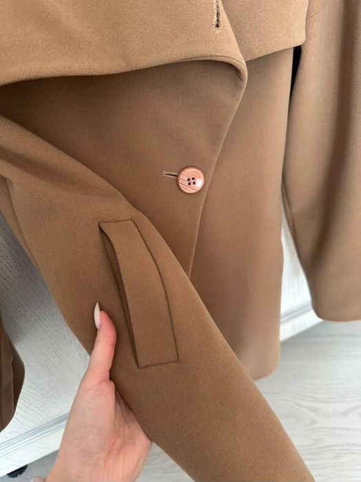 Напівпальто жіноче бежеве