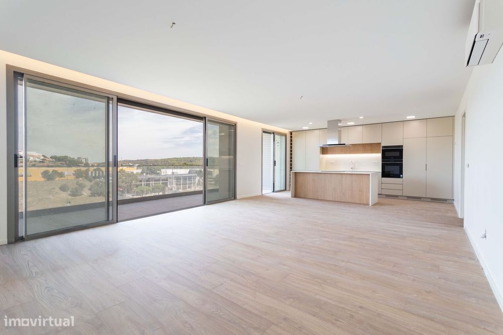 Apartamento T3 Novo a Estrear | 3 Suites | Vista Rio | Garagem Box | C