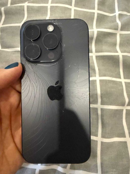 iPhone 15 Pro 1TB (1024GB) | 81% батарея | тріщини заднього скла