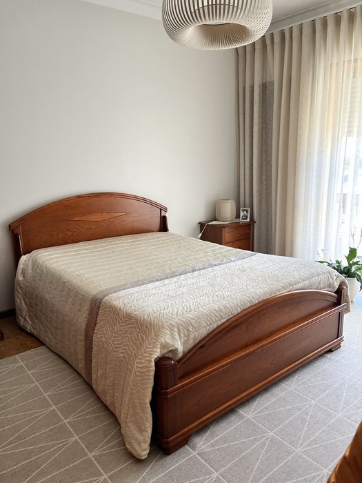 Cama casal madeira cerejeira