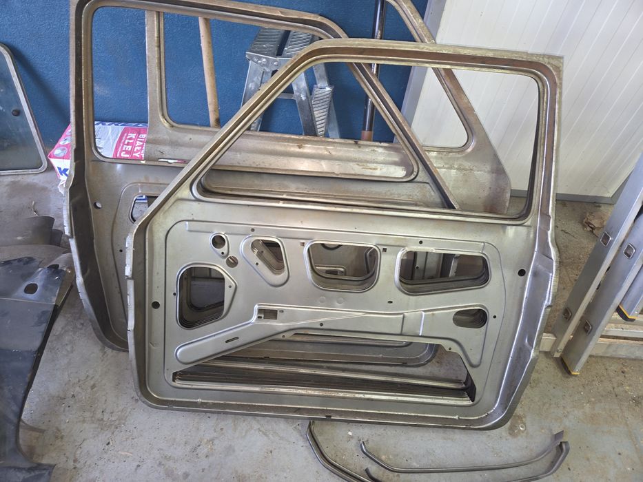 Poszycie drzwi wewnętrzne  rynienka  fiat 126p