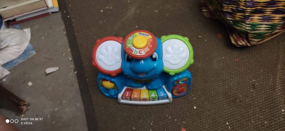 Brinquedo Clementoni Baby Elefante em Concerto