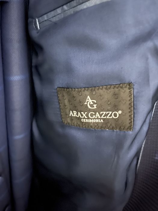 Terno / fato de casamento azul Arax Gazzo
