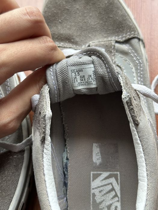 Ténis Vans cinzentos tamanho 34.5 rapaz