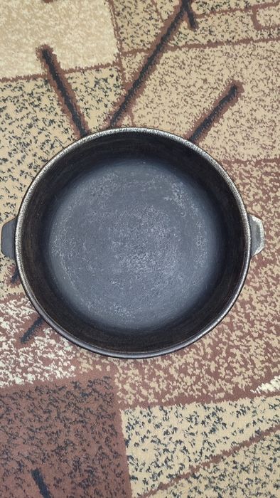 Сковорода чавунна