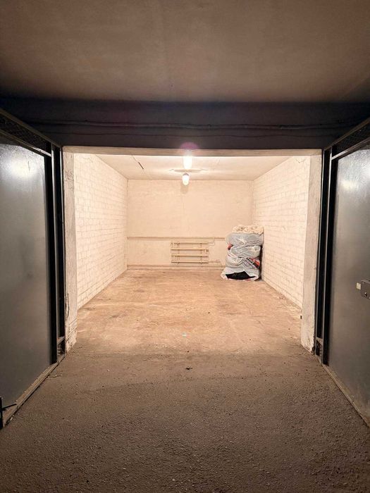 Продам гарний гараж у самому серці міста