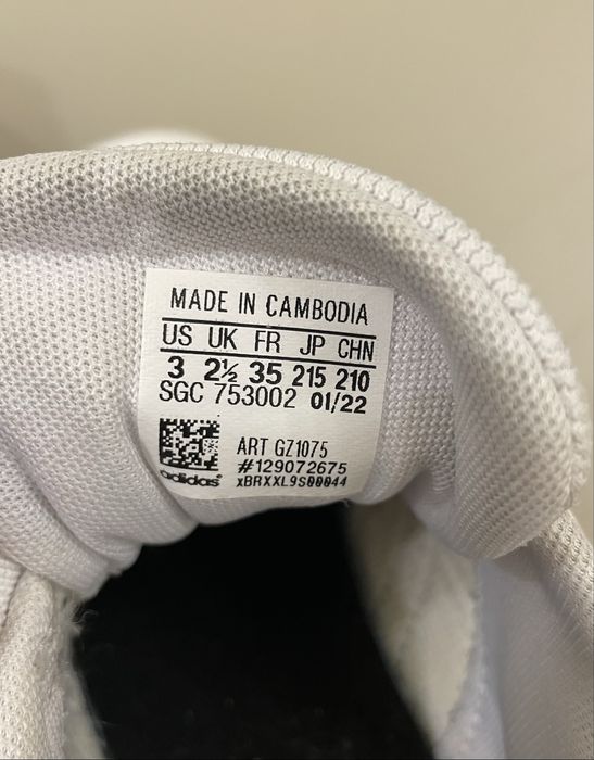 Кросівки фірмові adidas  35 розмір