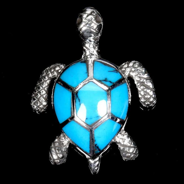 Подвеска из серебра 925 пробы с бирюзой 7x5 мм в форме черепахи.