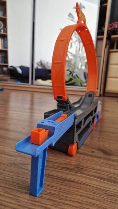 Hot wheels автовоз трек кільцевий