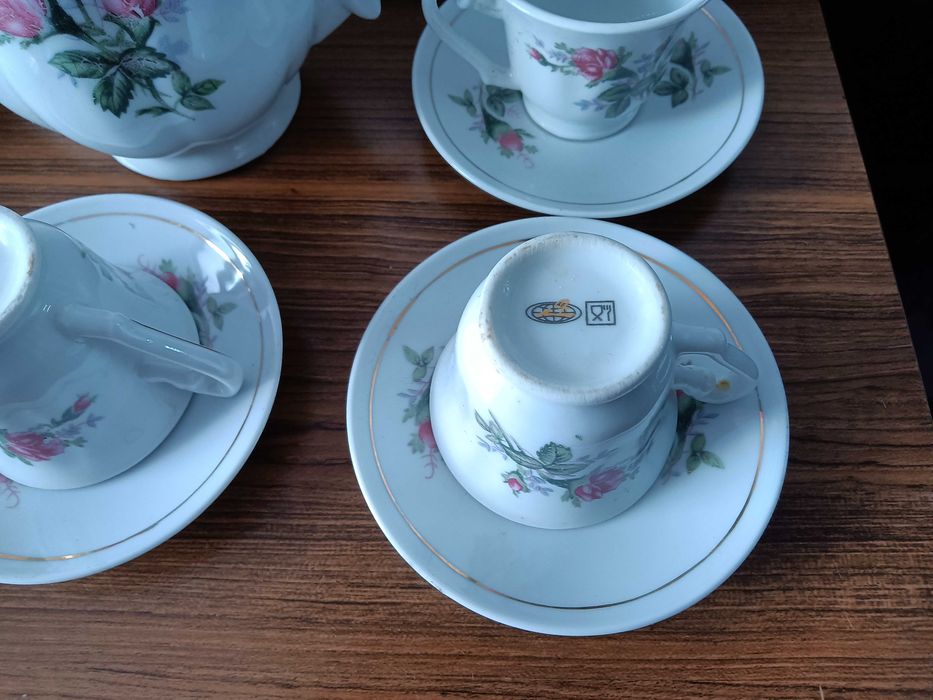 conjunto de porcelanas vidros canecas serviços