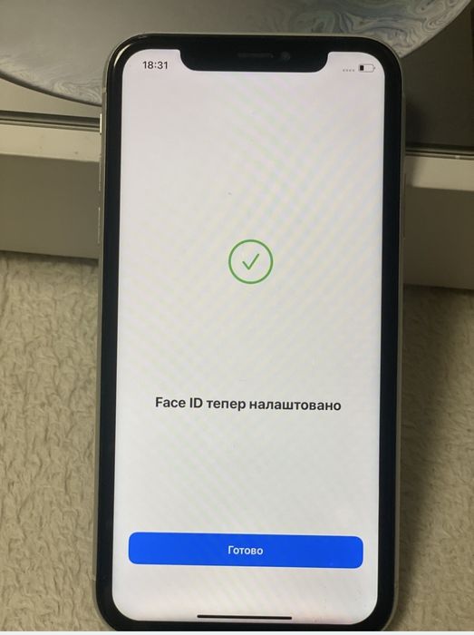 Продам айфон ХР на 64 гб 77акб