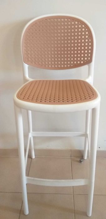 Cadeira alta de bar/cozinha em poliuretano