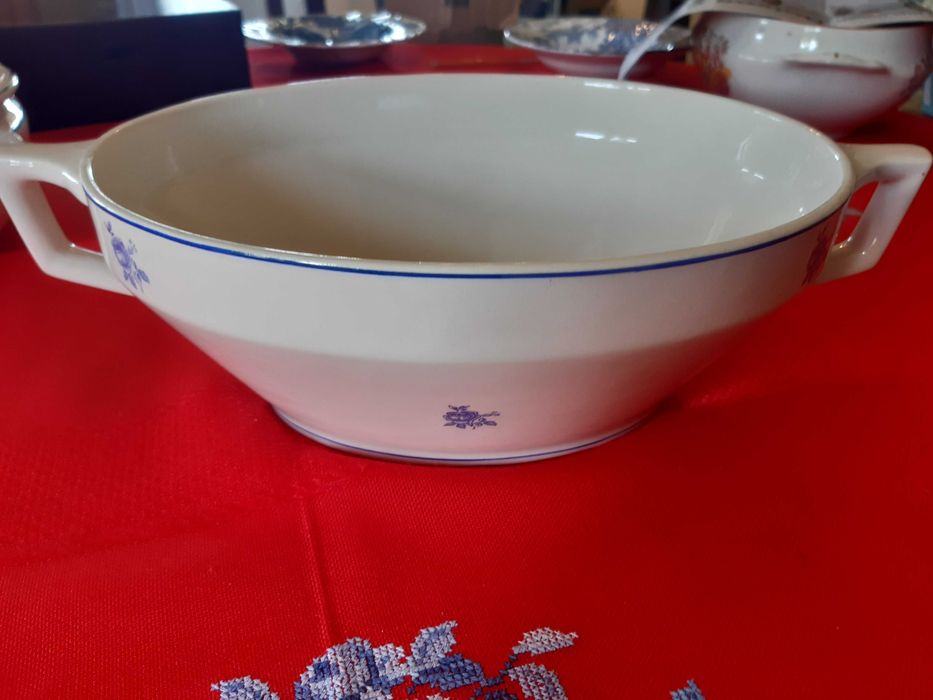 Travessas e Terrinas e Pratos Louça de Sacavem Várias Decorações