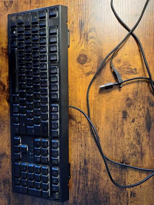 Razer Ornata v2 (em boas condições)