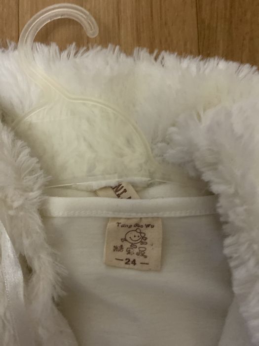 Плаття біле нове на дівчинку і шубка