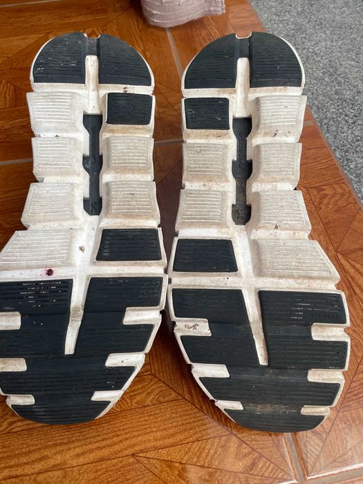 OnRunning Cloud 6 Pretos