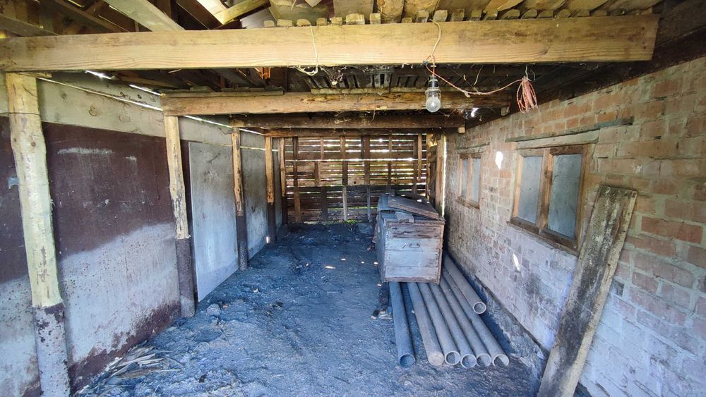 Продам двоповерховий будинок в центрі Літина, 31 сот. світло газ