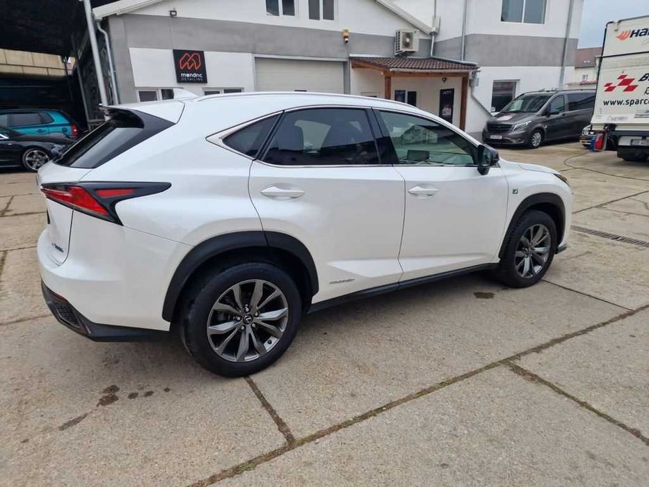 Бампер LEXUS NX Z10 розборка запчастини шрот Лексус ен икс зе10