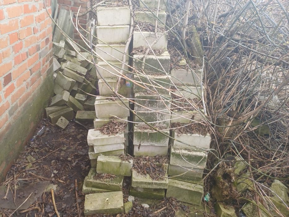 Продам кирпич красный и белый