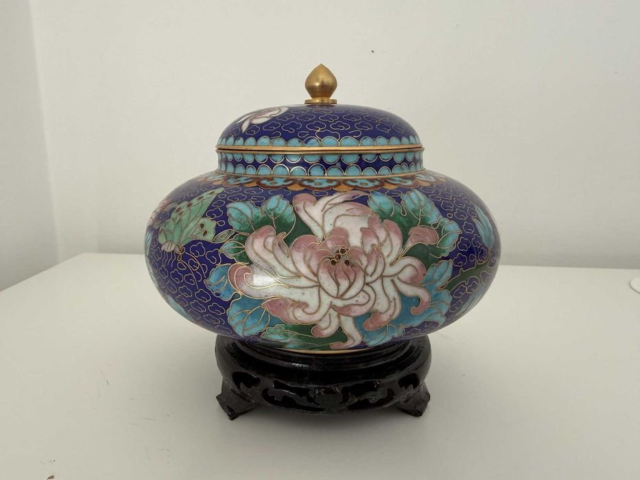 Pote chinês de gengibre com tampa em Cloisonné