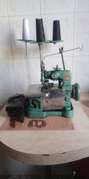 Продам Оверлок в хорошем состоянии