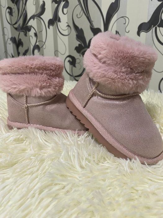 Угги для дівчинки