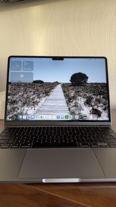 MacBook Air 13″ M3 – Como Novo (Fatura 2024) – 8 GB RAM / 256 GB SSD