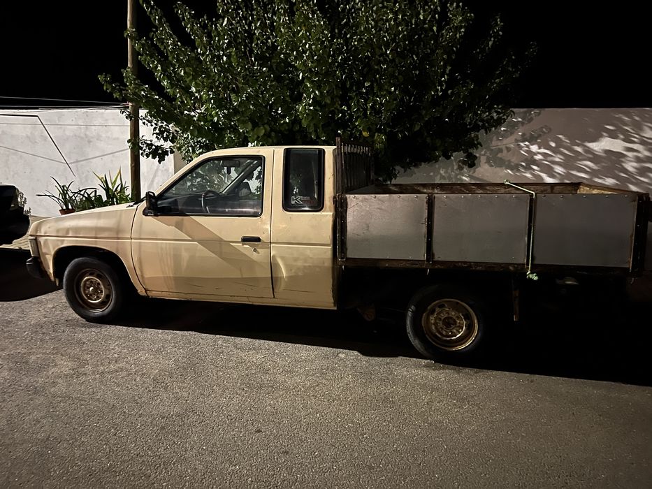 Carrinha Nissan King Kab