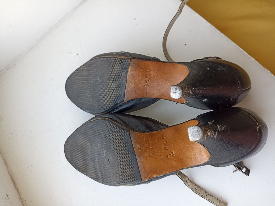 Жіночі босоніжки 38 розмір