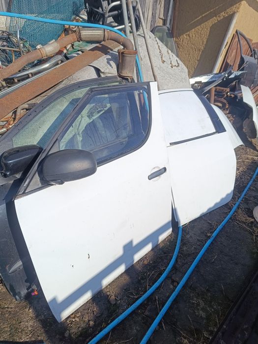 Продам двері Skoda Roomster