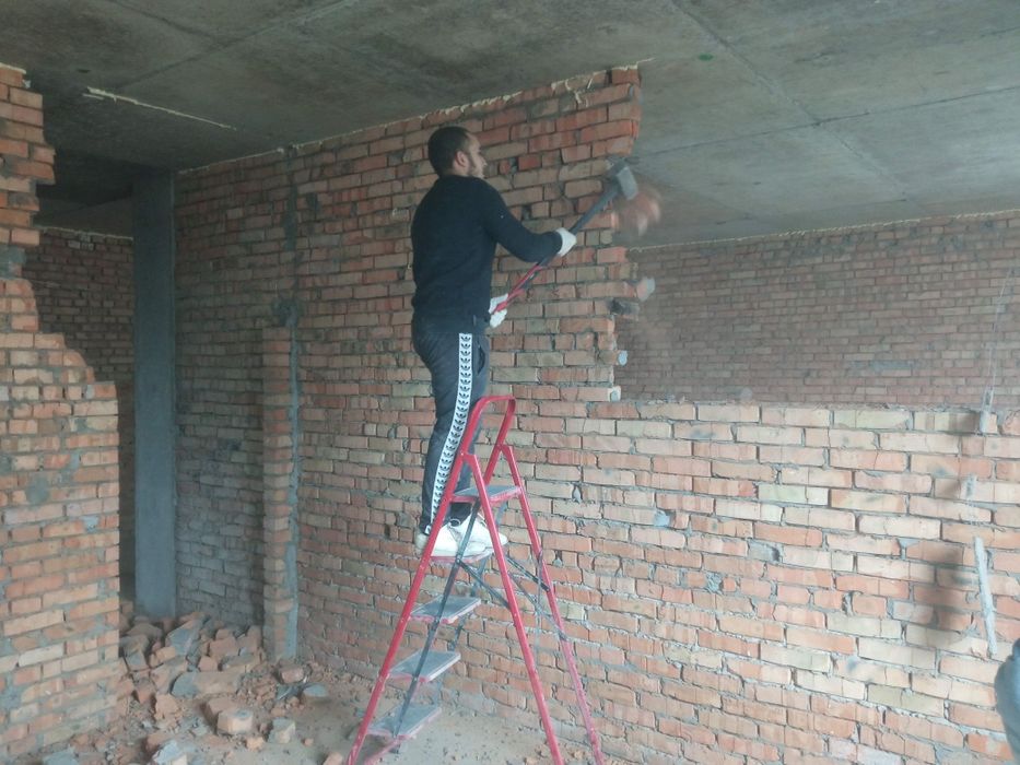 Демонтаж. Демонтаж стен, стяжки, штукатурки, плитки Демонтажні роботи