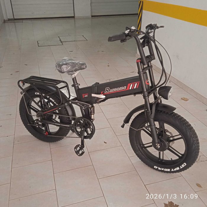 Oportunidade- Bicicleta, nova, 2000 W, 20 Ah, 2 motores-Dobra no meio.