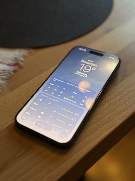 IPHONE 15 PRO  Stan bardzo dobry