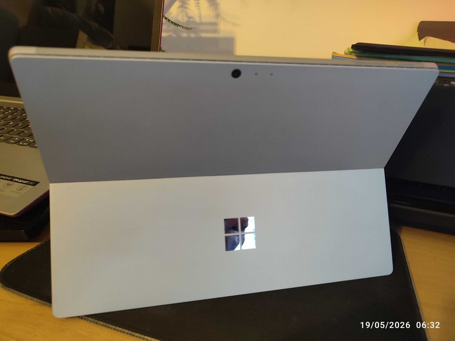 Microsoft Surface Pro 5492391884097464324
