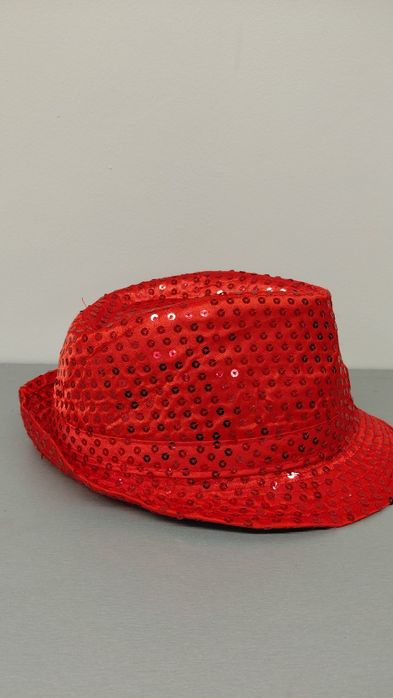 Капелюх з паєтками