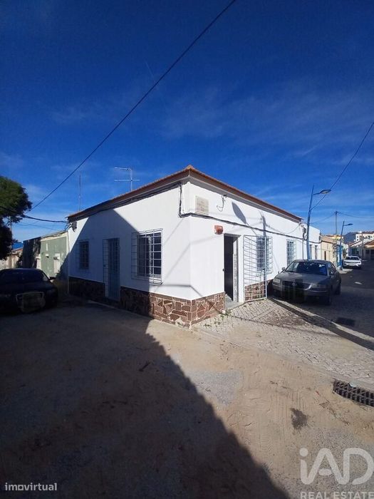 Loja / Estabelecimento Comercial em Montijo e Afonsoeiro de 58,00 m2