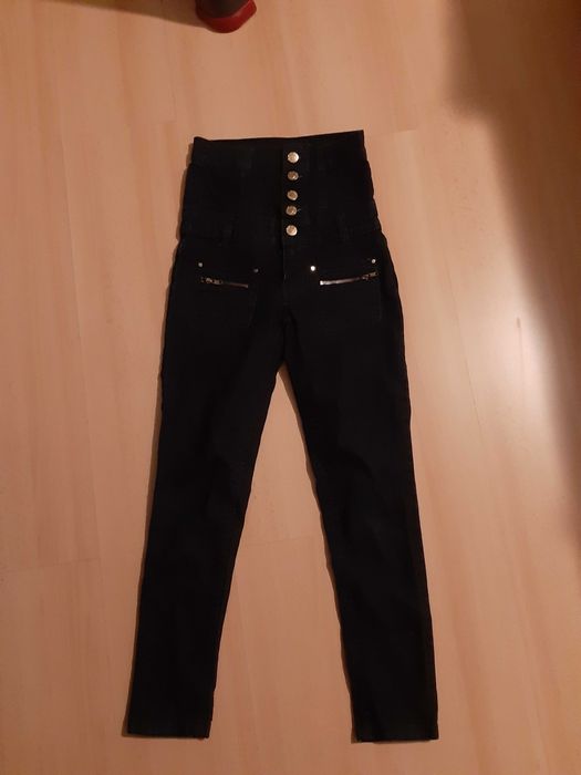 Spodnie jeansy wysoki stan rozm. 134