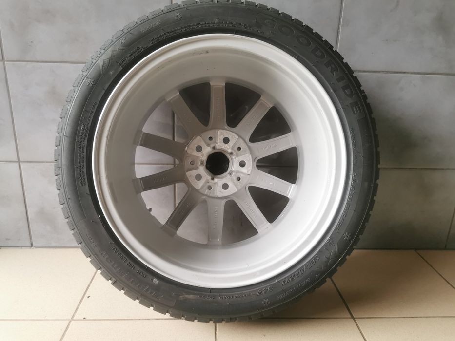 Opony zimowe 225/45R17 Skoda Octavia Karoq VW Golf Passat Audi Świdnik