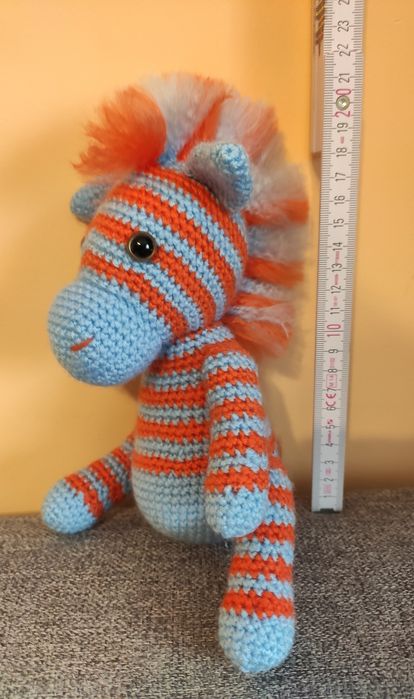Zabawka maskotka Zebra na szydełku