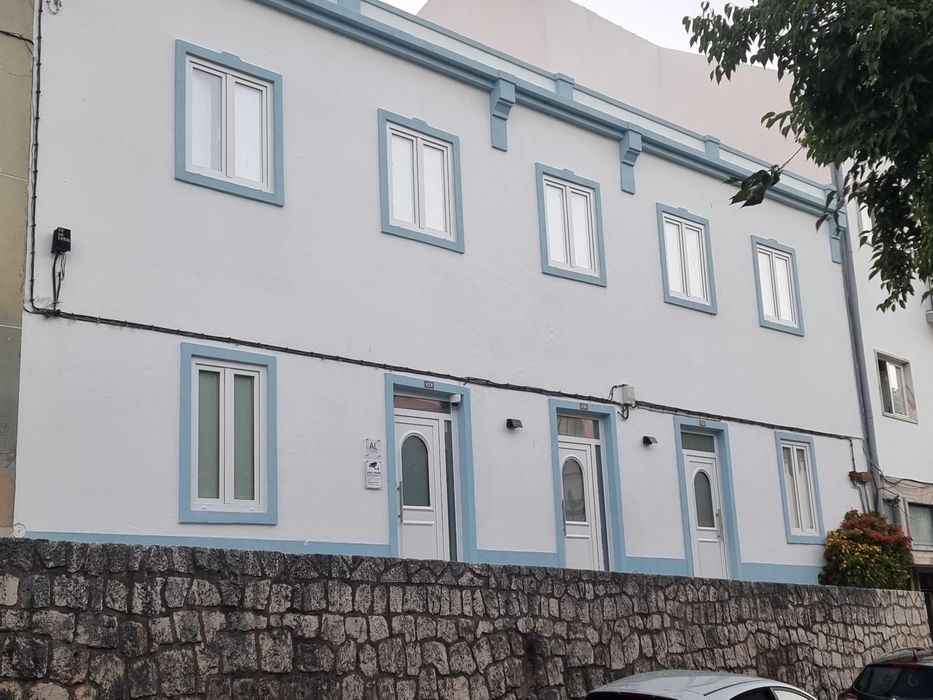 Tudo Incluído!  Disponível a partir de Novembro!  T1 no Centro de Alenquer (a 35 min de Lisboa) – Média Duração