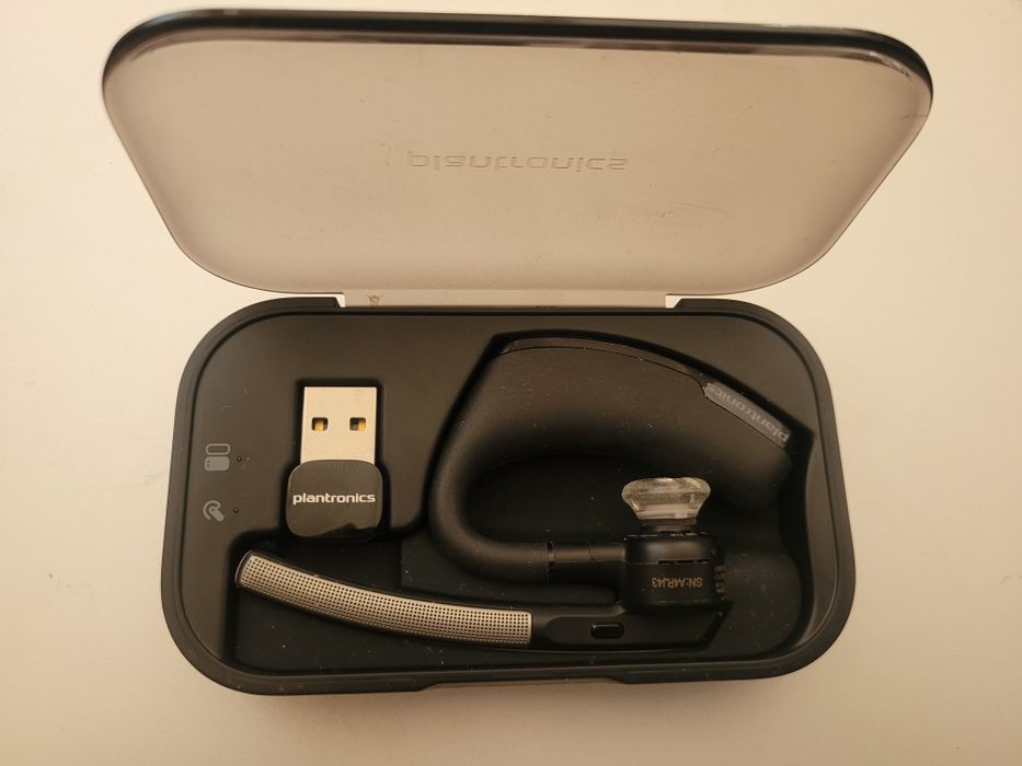 Гарнитура Plantronics Voyager Legend
