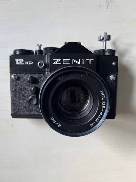 Sprzedam sprawny w dobrym stanie aparat ZENIT 12XP