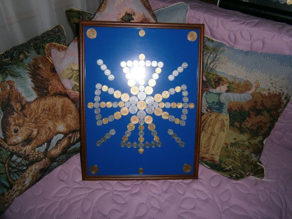 картина - мозаика из монет (серия 2-й символ )