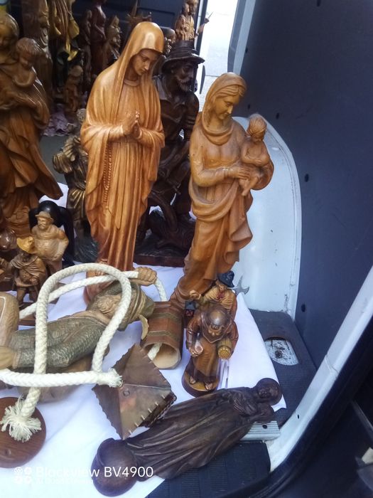 Figurki i rzeźby drewniane