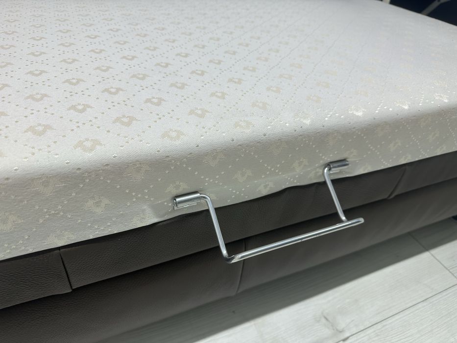 Розкладний,шкіряний з Європи