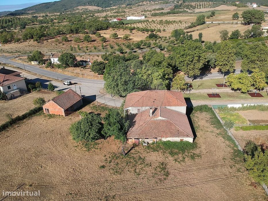 Moradia T4 para venda